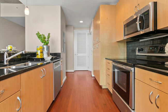 Foto del edificio - 777 N Ashley Dr
