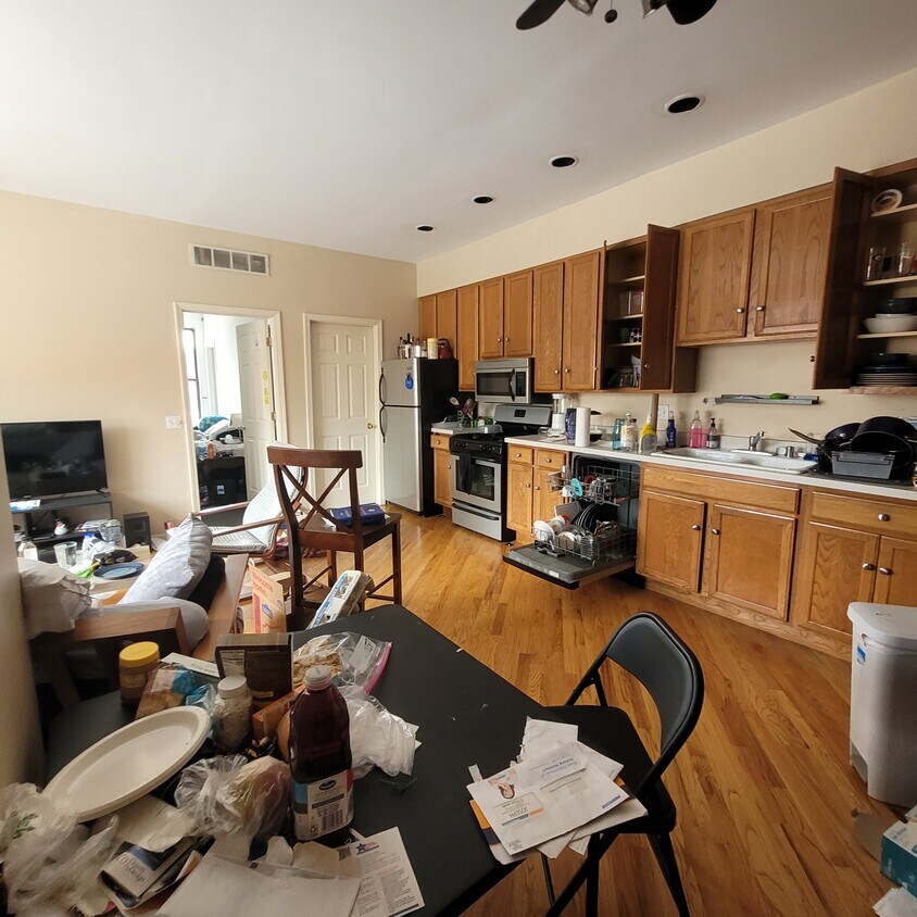 Foto principal - 727 W Grand Ave