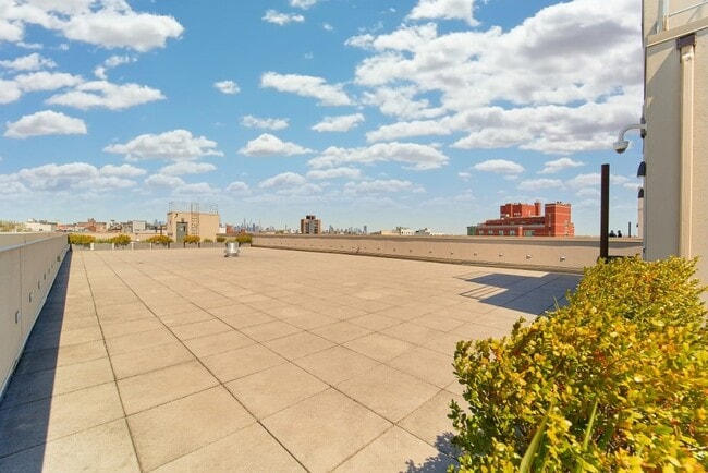 Building Photo - Luxury One Bedroom in Bushwick