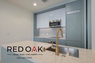 Building Photo - 6401 Wilshire Blvd