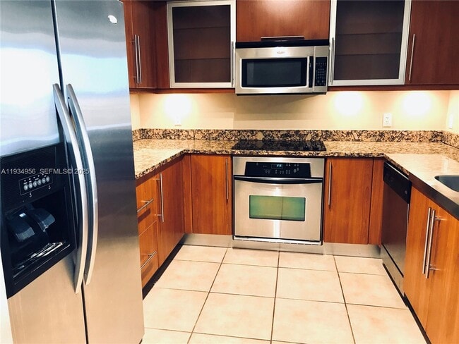 Building Photo - 888 Douglas Rd