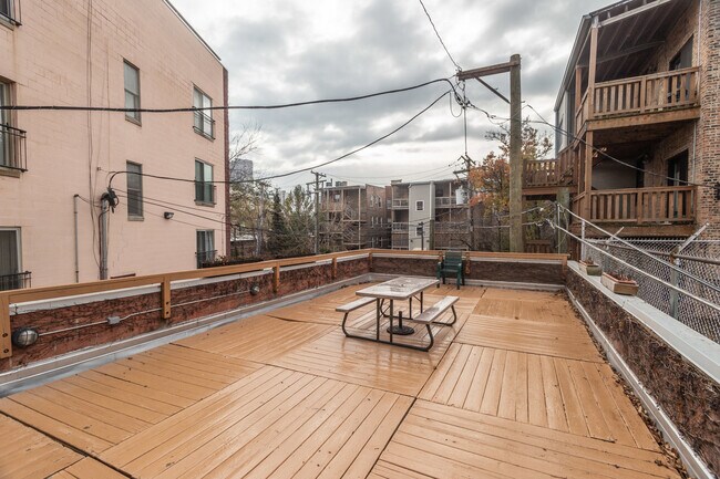 Foto del edificio - 4230 N Broadway