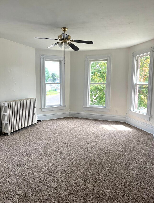 324 E Paint St Unit D, Washington Court House, OH 43160 Apartments in