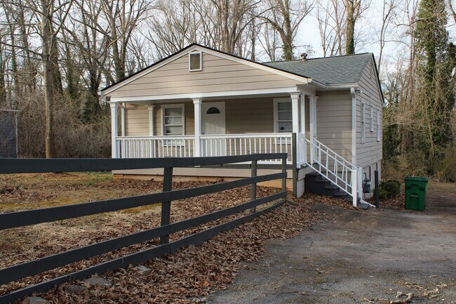 Foto del edificio - Cozy 3BR in Decatur