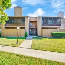 Building Photo - 10555 Turtlewood Ct