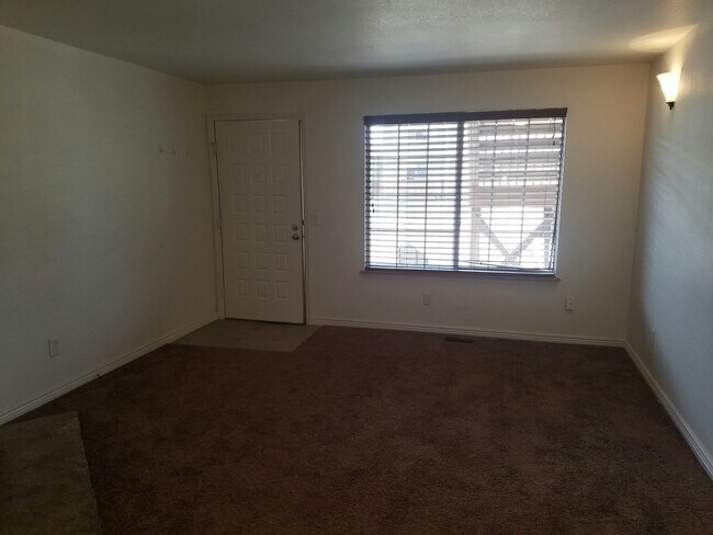 Building Photo - One Bedroom Condominium