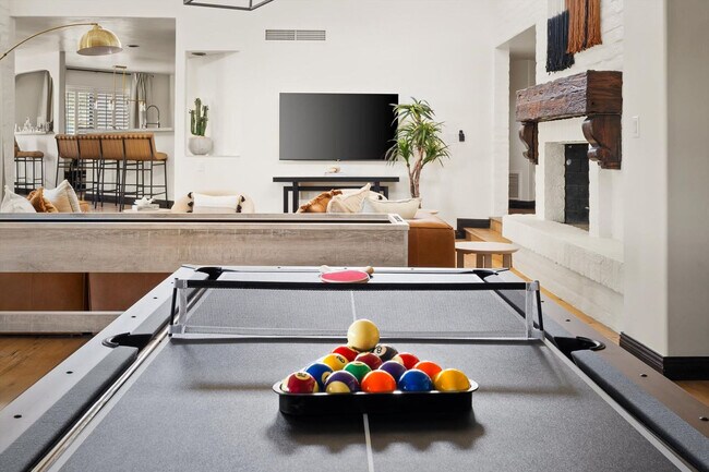 Foto del edificio - 4744 Saguaro Pl