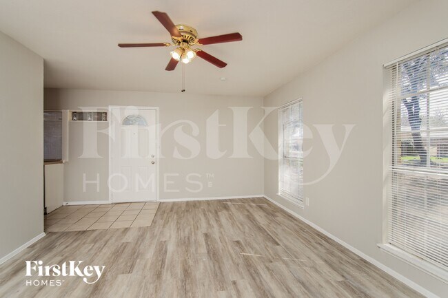 Building Photo - 2617 Branch Oaks Dr