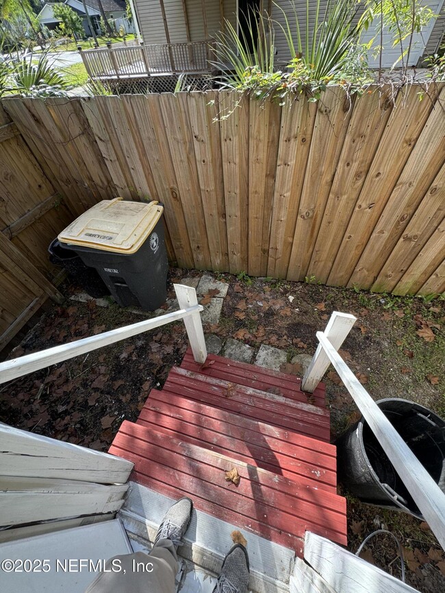 Foto del edificio - 1817 Lakewood Rd