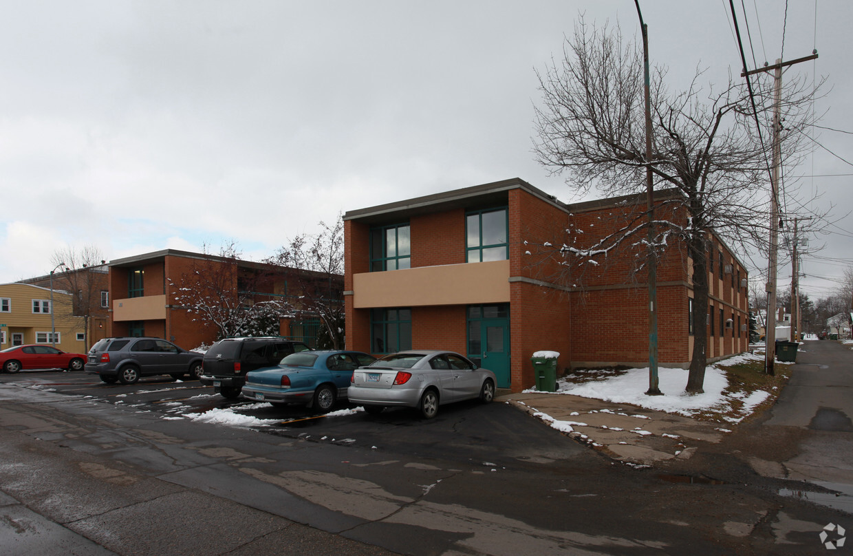 Building Photo - Park Terrace Manor