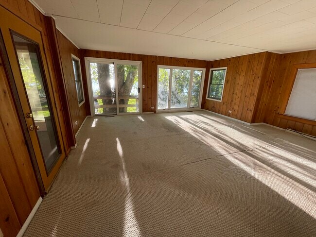 Building Photo - 709 Lake Shore Dr