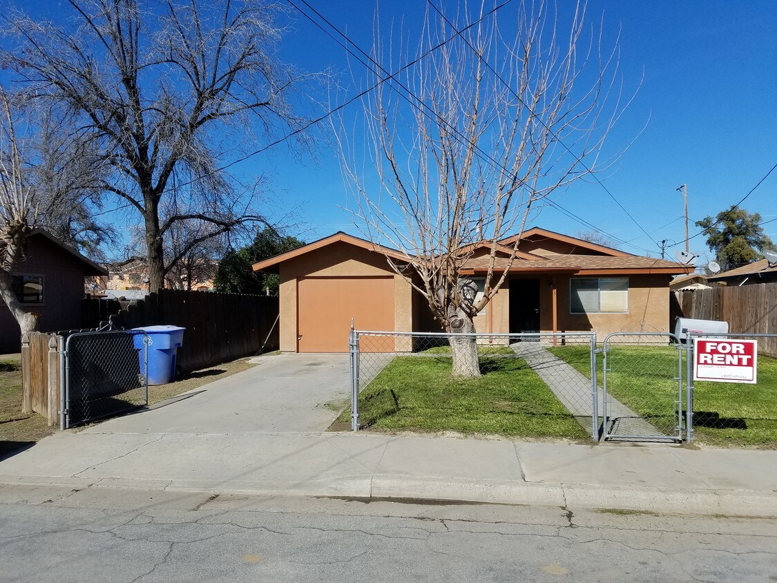 475 E Pleasant St, Coalinga, CA 93210 House for Rent in Coalinga, CA