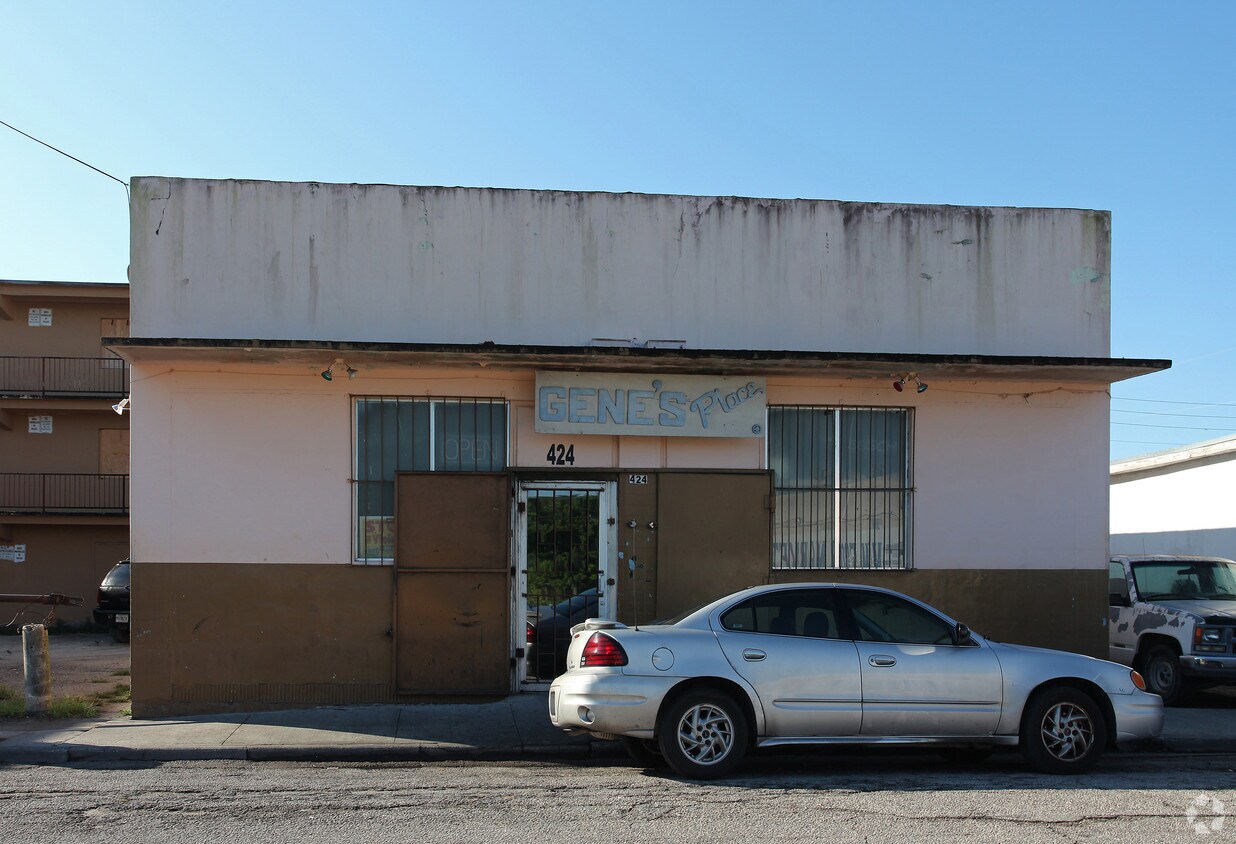 Foto del edificio - 424 W Avenue A