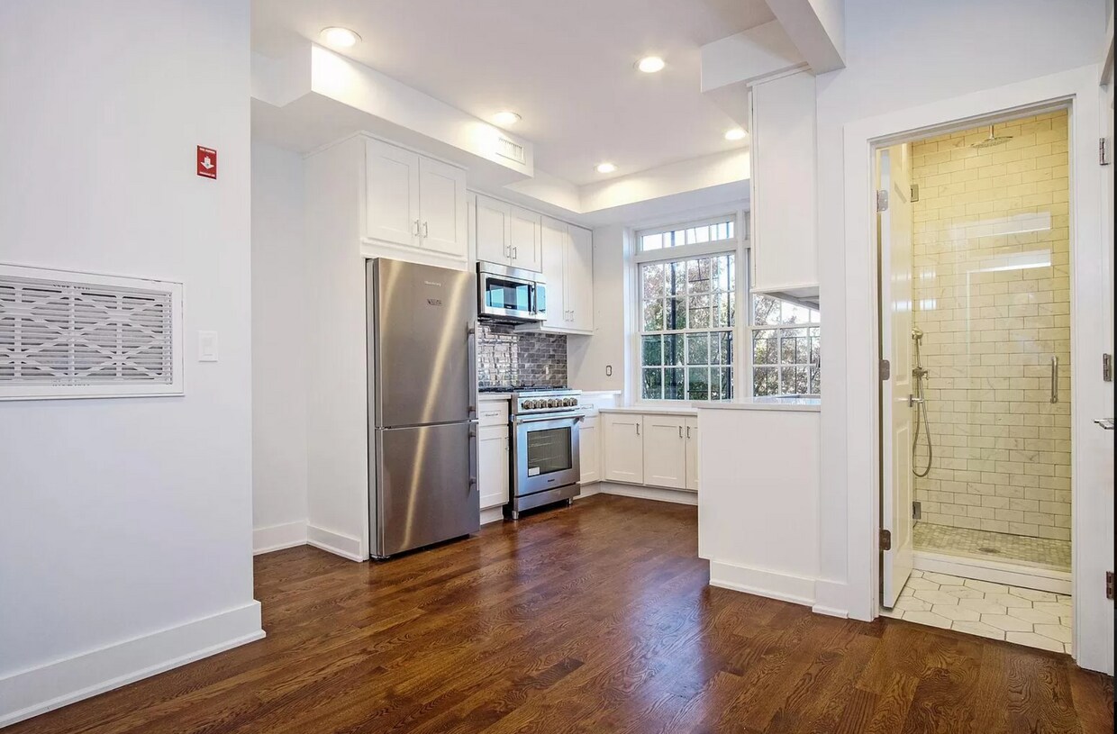 Primary Photo - 266 Mamaroneck Ave