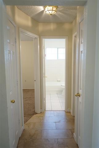 Foto del edificio - 907 Winterwood Ct