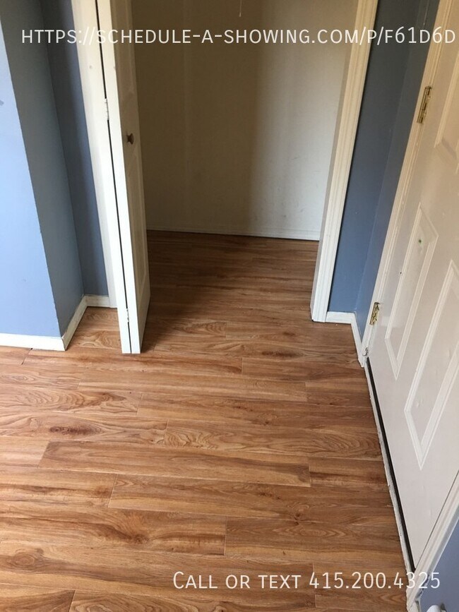 Building Photo - Studio Apartment With Private Fenced Area