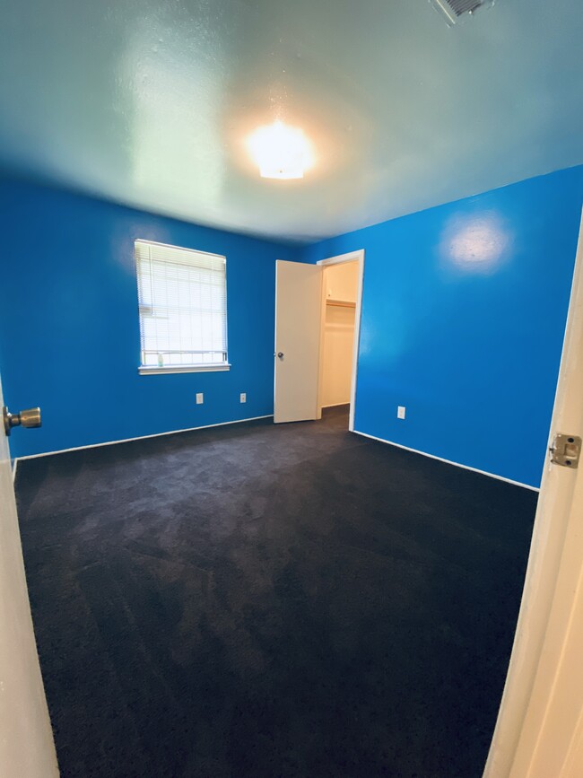 Blue Bedroom - 4010 Heatherbrook Dr