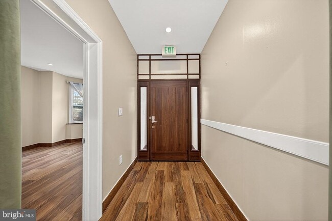 Building Photo - 817 6th St NW
