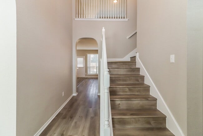 Building Photo - 6129 Farrah Dr