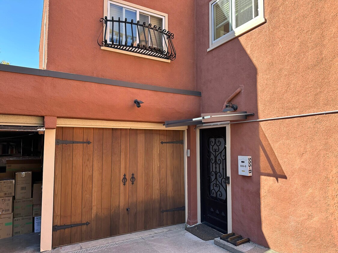 Foto del edificio - 555 Key Blvd