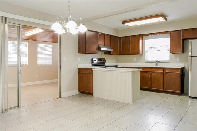 Foto del edificio - 7130 Chaucer Ln