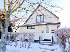 Building Photo - 616 Vine St