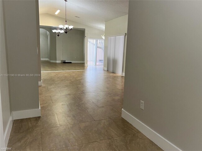 Building Photo - 3 br, 2 bath House - 14136 SW 149th Pl