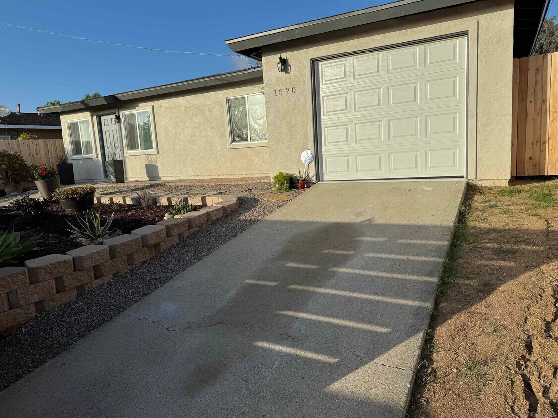 Foto principal - 1520 Loretta St