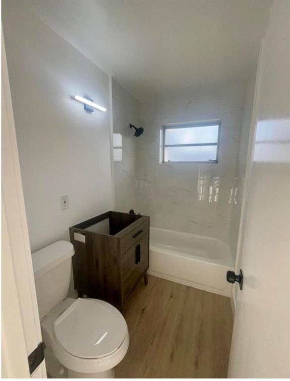 Foto del edificio - 640 NE 23rd Ct
