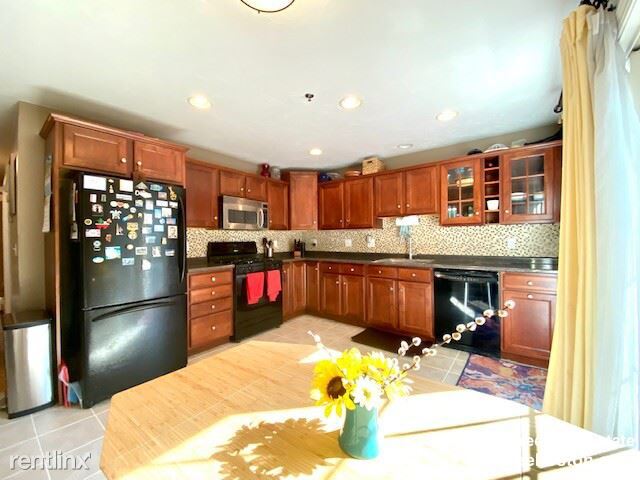 Building Photo - 2 br, 2.5 bath Townhome - 45 Summer St