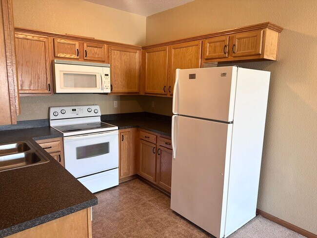 Foto del edificio - 921 NE Deer Creek Rd