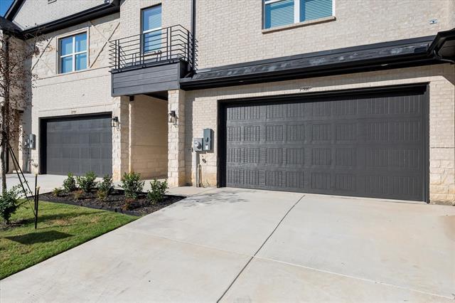 Building Photo - 2221 W Arkansas Ln