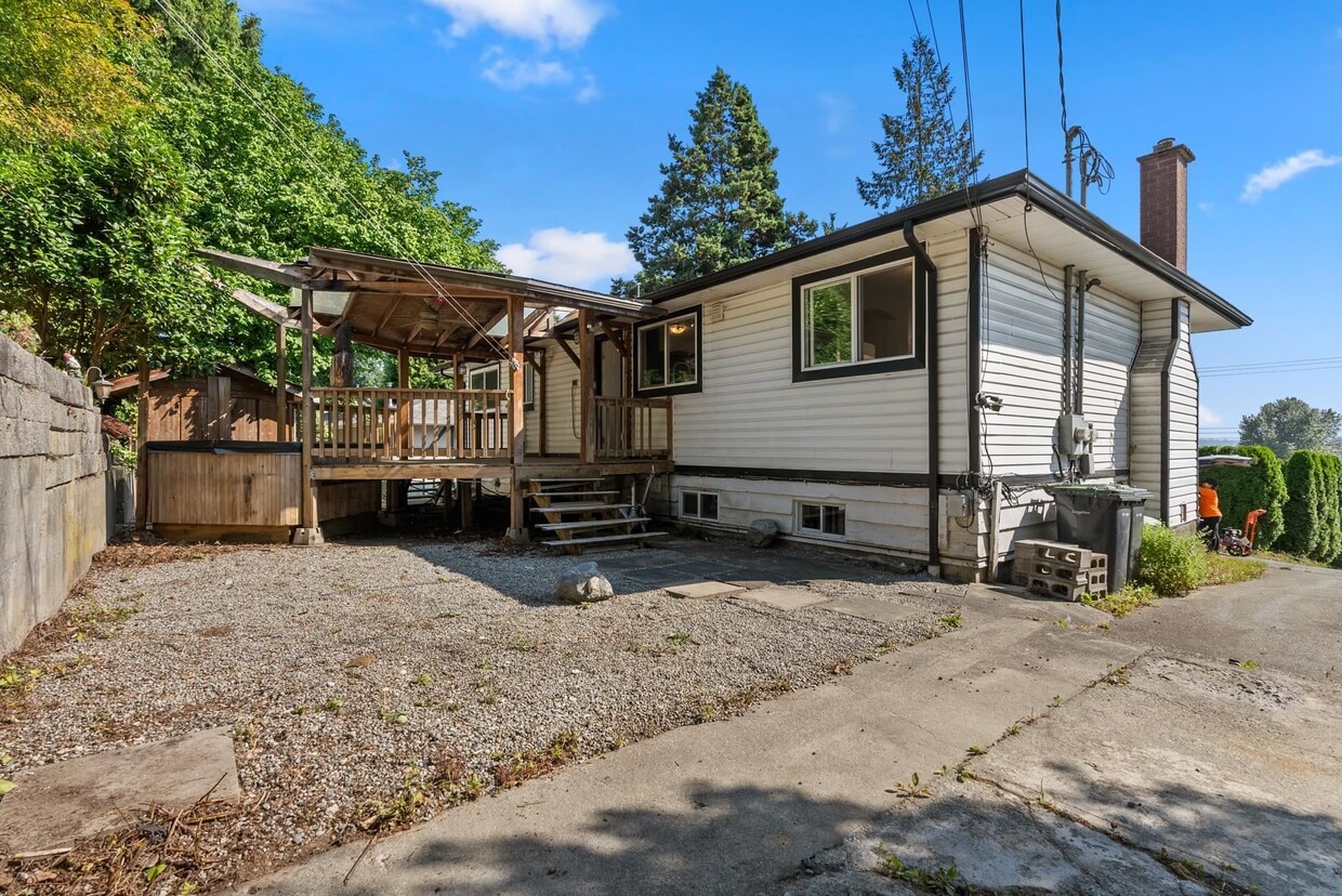 Primary Photo - 1655 Brunette Ave