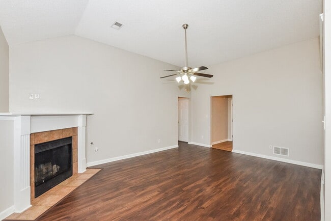 Building Photo - 9150 Tahoe Dr