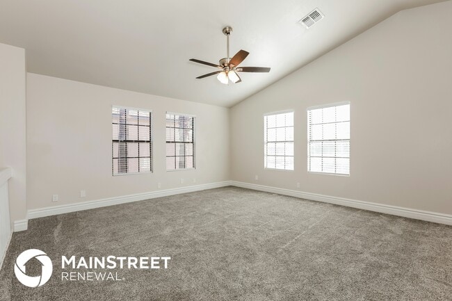 Building Photo - 921 S Val Vista Dr