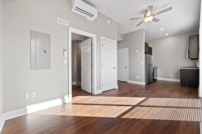 Foto del edificio - ONE MONTH FREE! 621 MLK *Income Restricted*