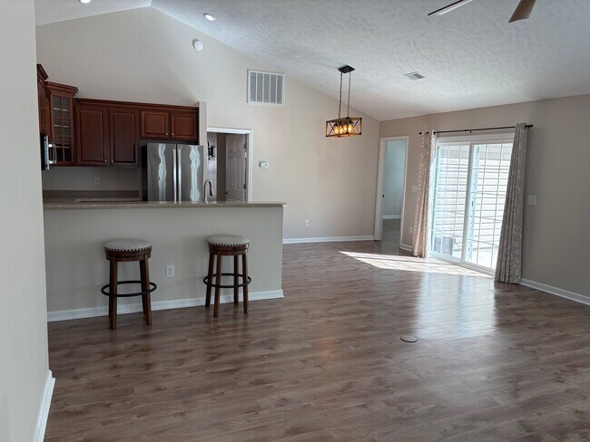 Building Photo - 3154 Shorecrest Bay Dr