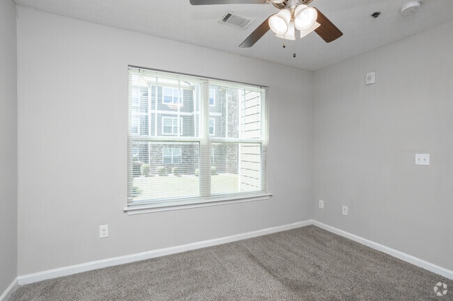 LEGENDS 2 BR | 2 BA | 960SF - Primary Bedroom - Legends at Armour Avenue