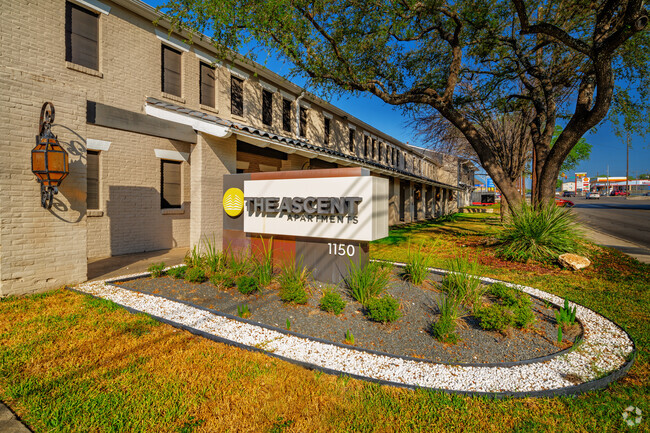 Sign - The Ascent Apartments