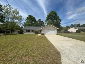 Building Photo - 700 Fieldstone Rd