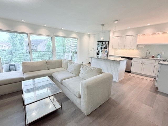 Building Photo - 8211 Katy Fwy