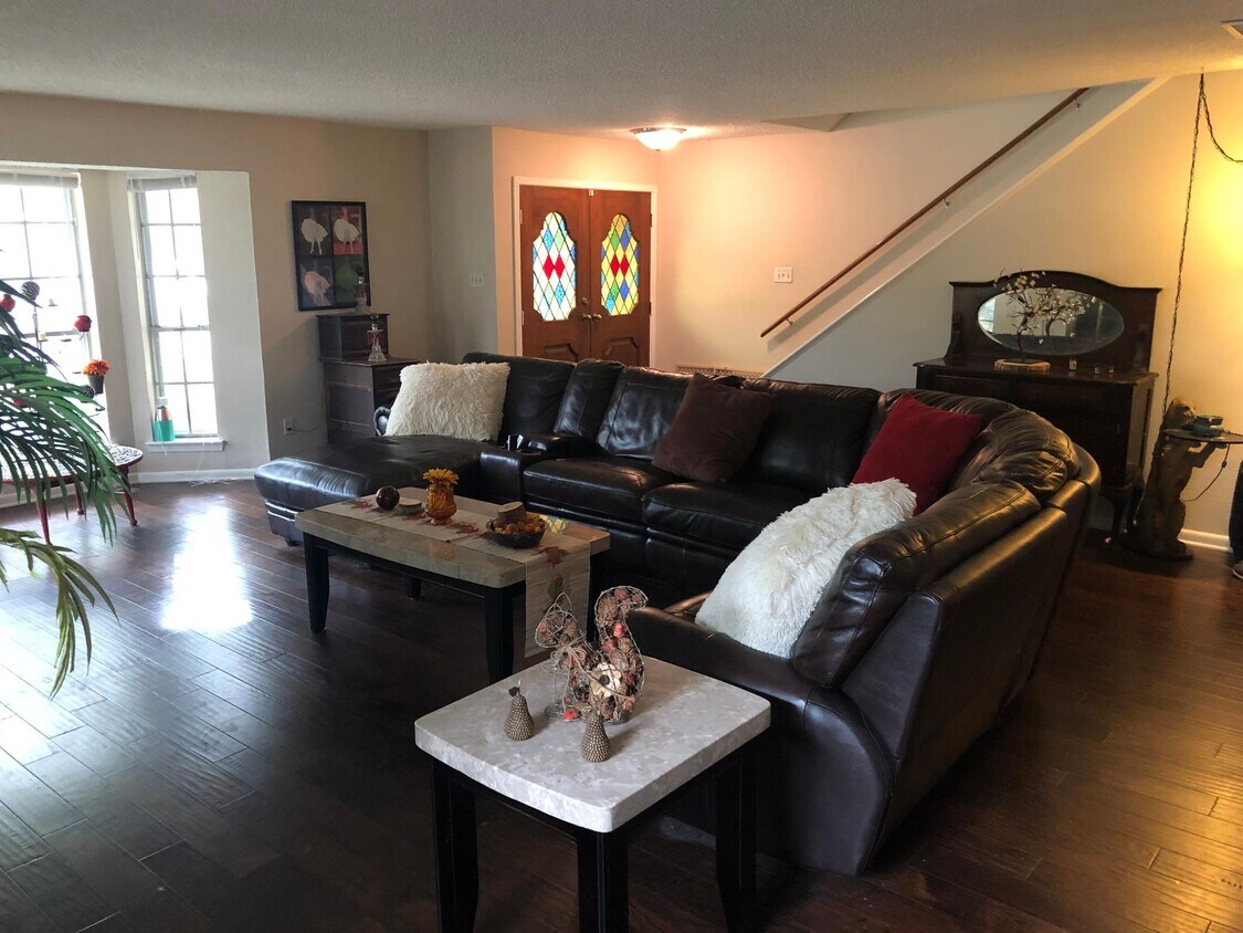 Foto principal - 3708 Jeanette Dr