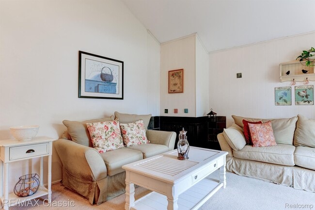 Foto del edificio - 24323 Pinecrest St