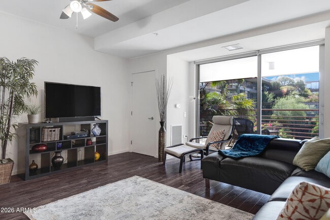 Foto del edificio - 7161 E Rancho Vista Dr