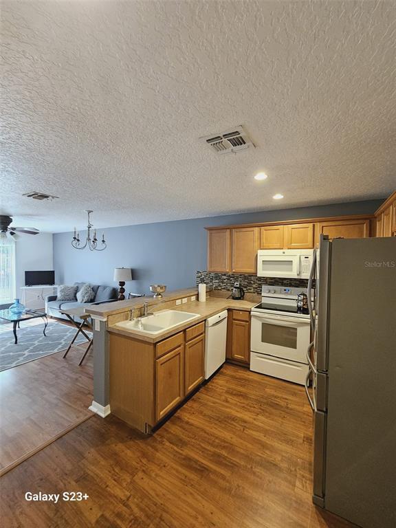 Foto del edificio - 12623 Lexington Summit St