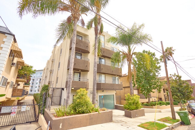 Building Photo - 1632 N Formosa Ave