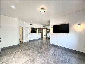 Building Photo - 6955 N Durango Dr