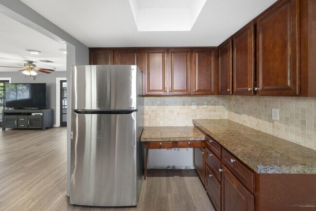 Foto del edificio - 6918 Tradewind Way