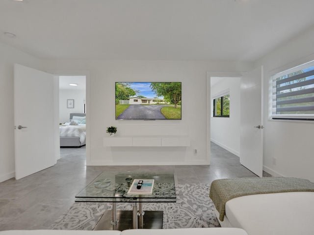 Foto del edificio - 260 NW 36th St