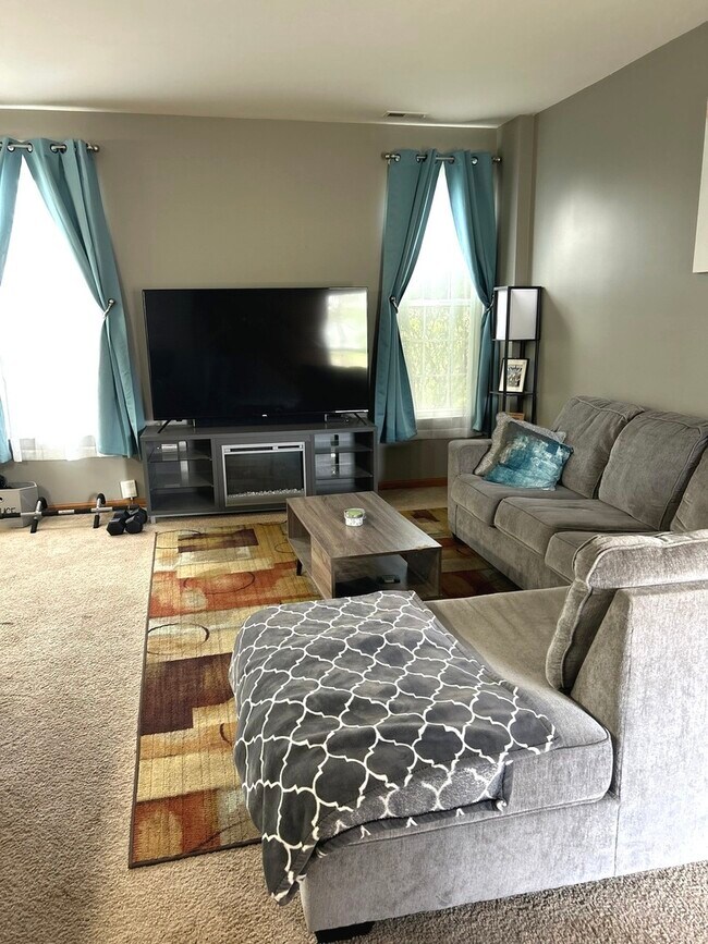 Foto del edificio - 4909 Courtland Cir